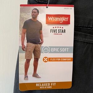 NWT Wrangler Cargo Cotton Shorts Men's 33 X 10" Knee Relaxed Fit Pockets Gray